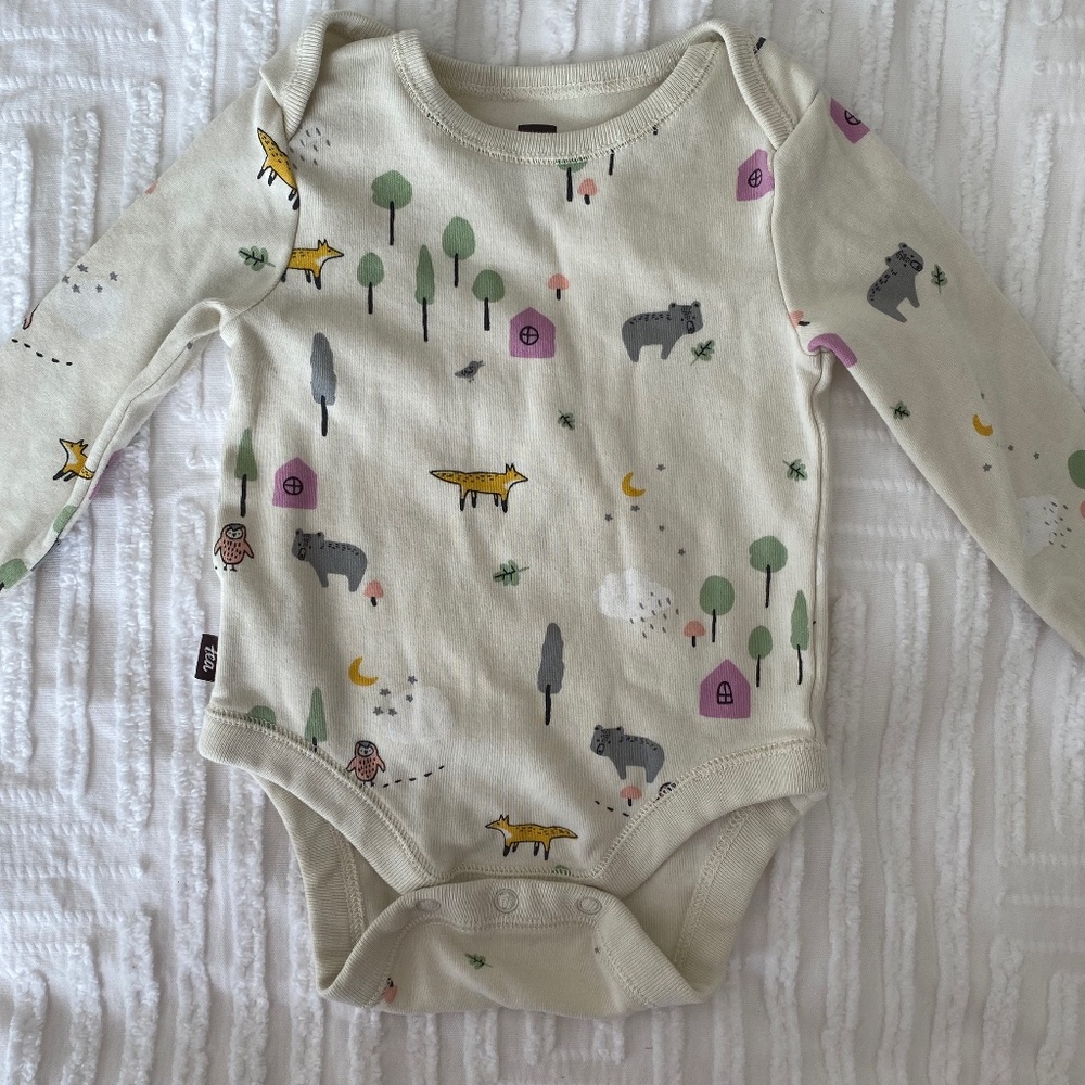 Tea Collection long sleeve bodysuit